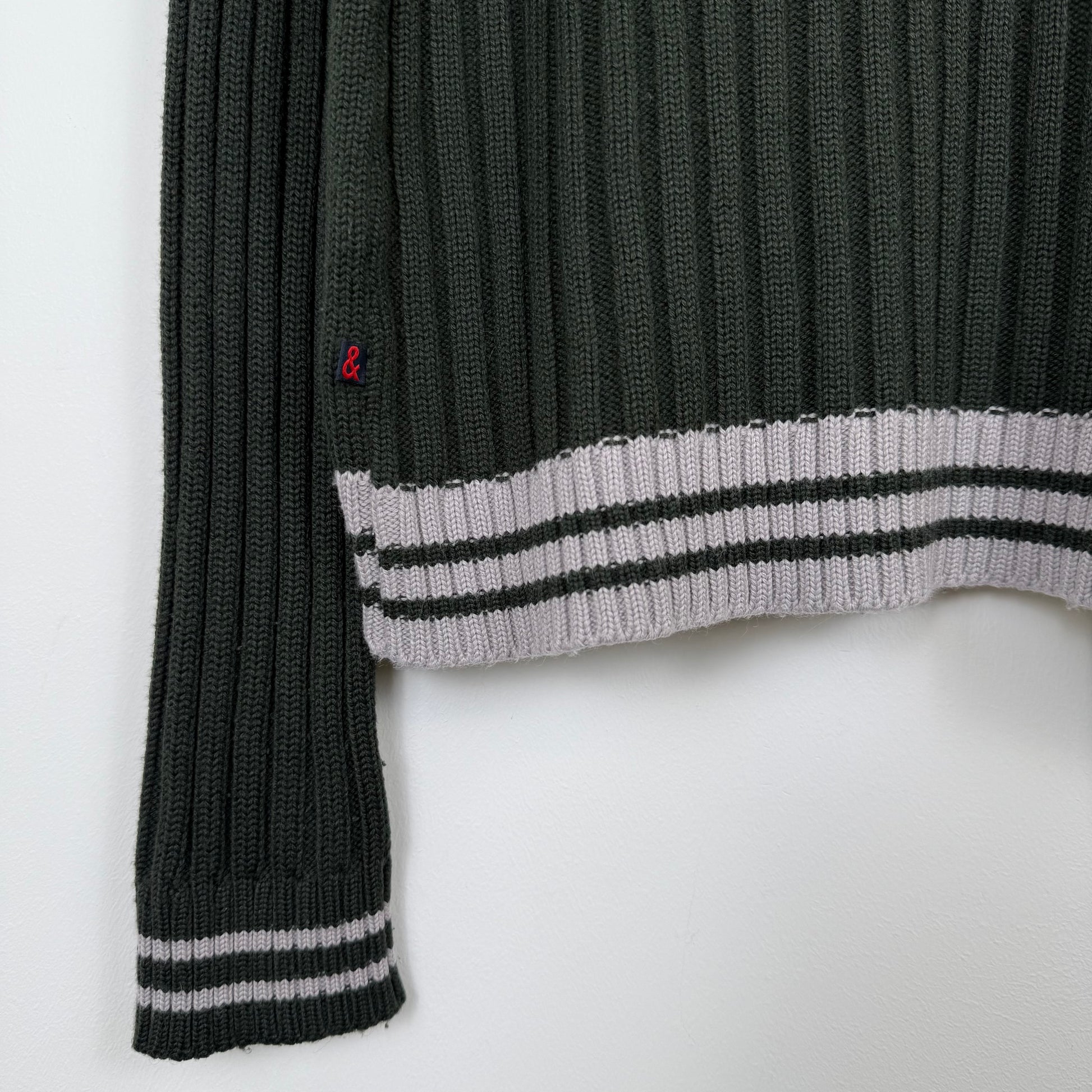 Dolce & Gabbana D&G ‘&’ line intergraded logo texture knit sweater